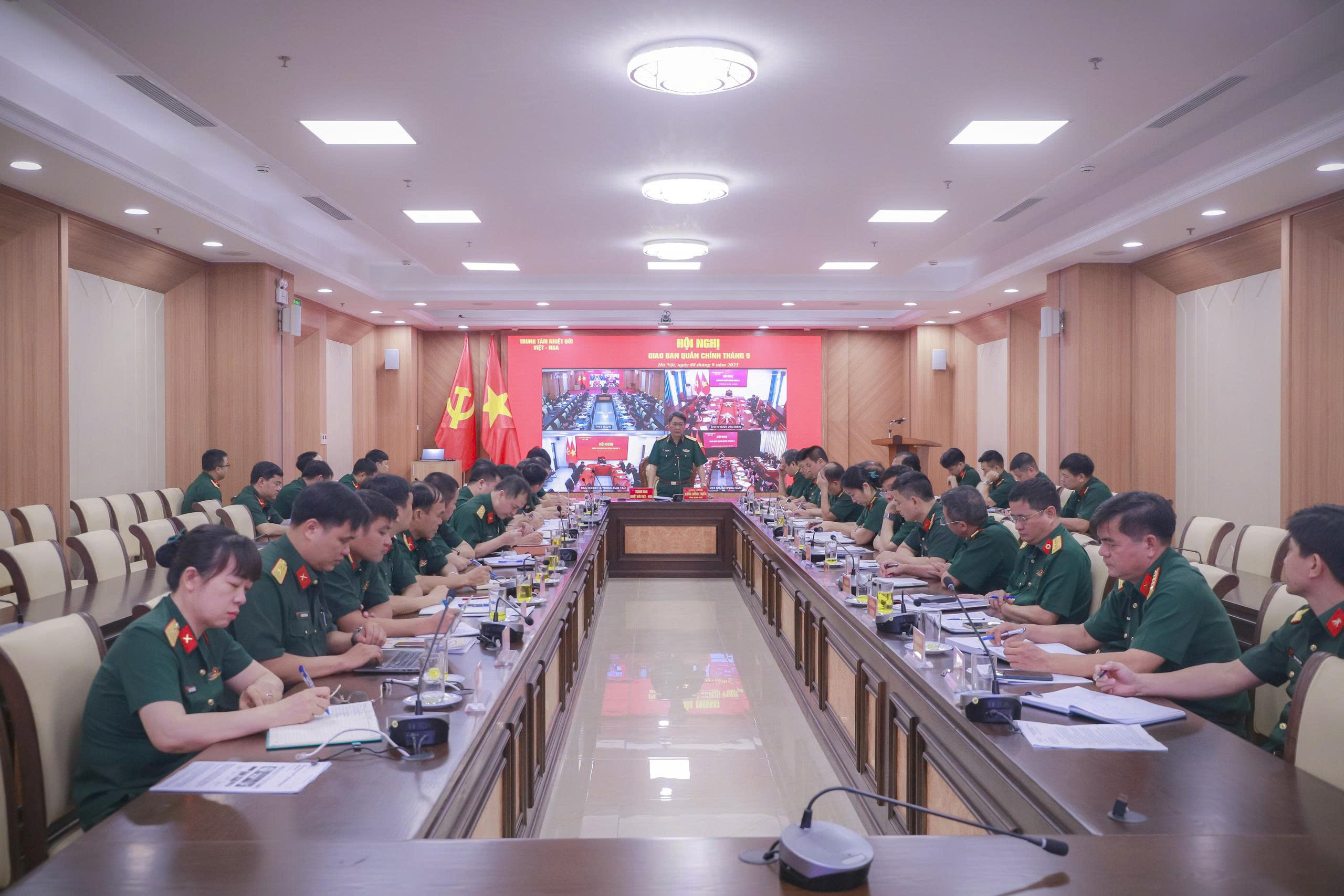 Trung tâm Nhiệt đới Việt - Nga tổ chức Hội nghị giao ban quân chính tháng 9 năm 2025